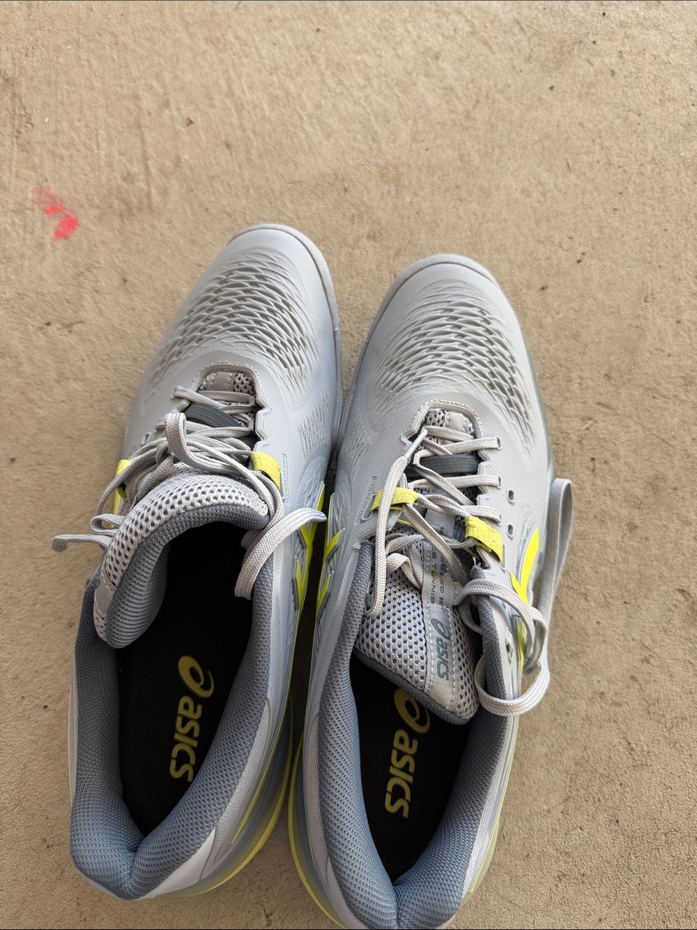 ASICS Men's Light Gray Athletic Running Shoes with Yellow Accents